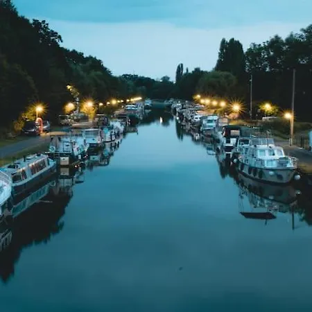 Superbe Bateau Decouvrable Avec Parking Gratuit Seneffe